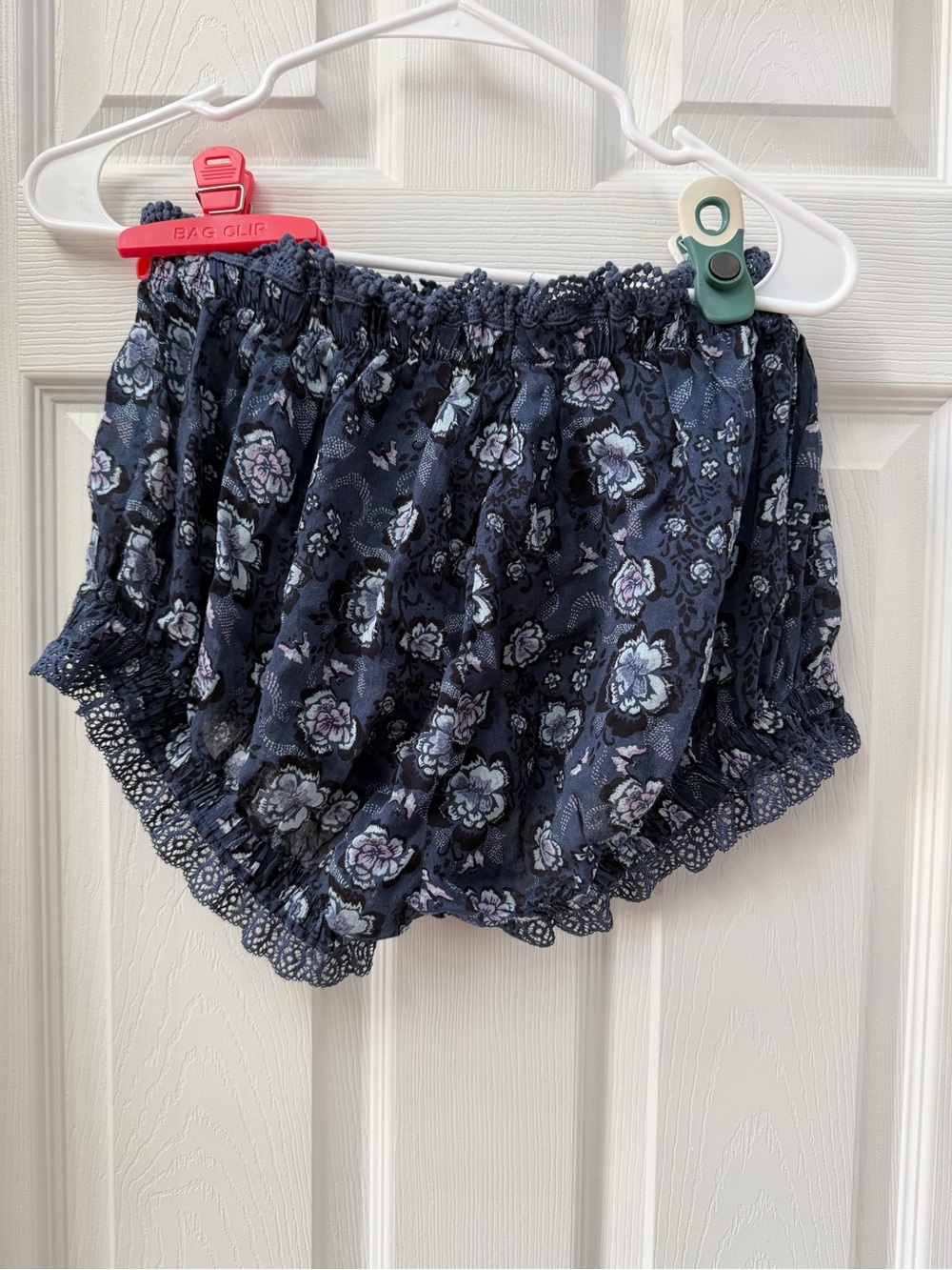 Intimately Free People Blue Floral Lace Bloomer Shorts Size Small - Picture 3 of 3